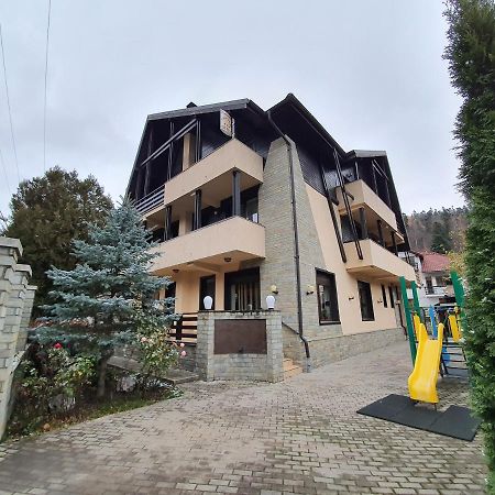 Pensiunea Public House Buşteni Extérieur photo
