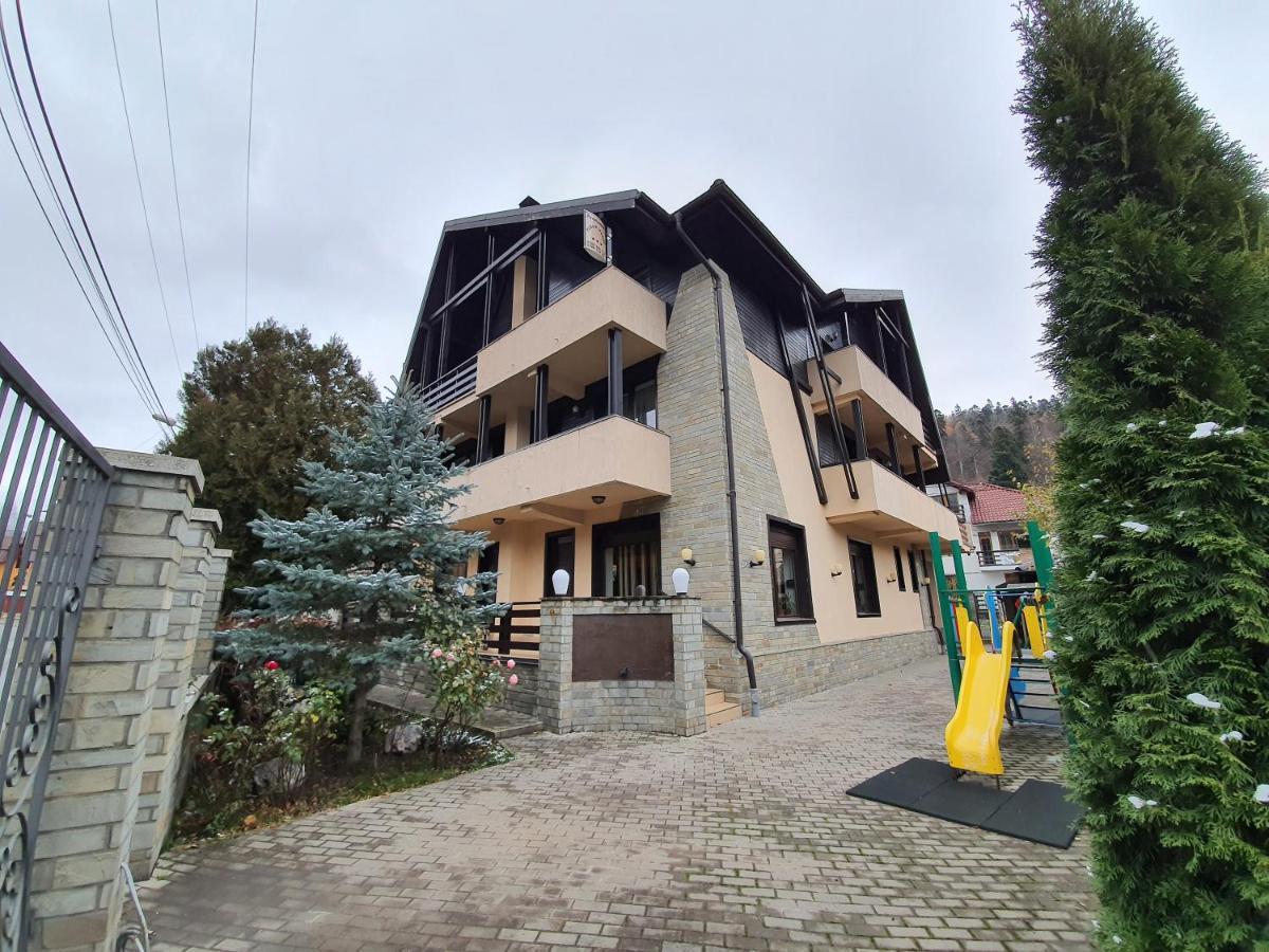 Pensiunea Public House Buşteni Extérieur photo