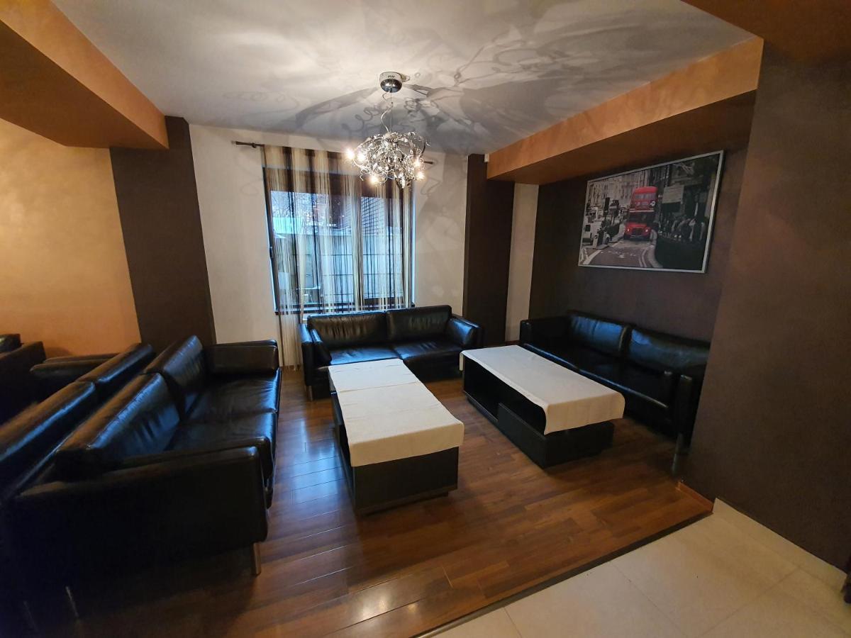 Pensiunea Public House Buşteni Extérieur photo